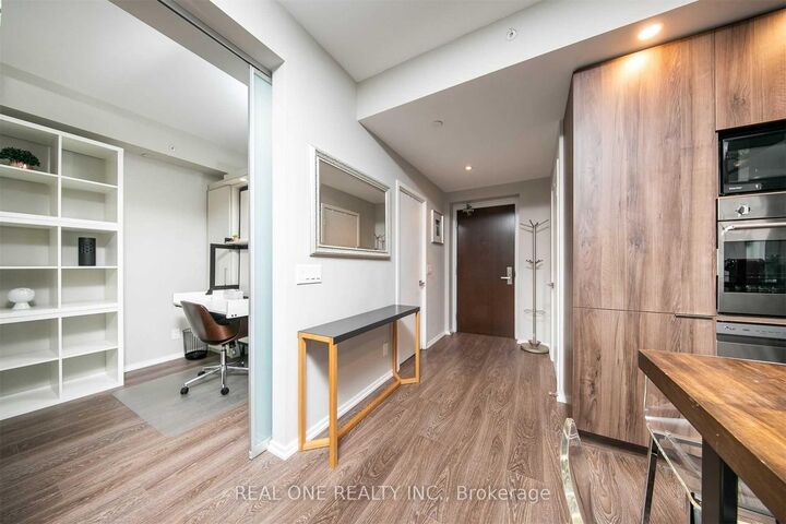 Property Photo:  70 Temperance Street 4109  ON M5H 0B1 