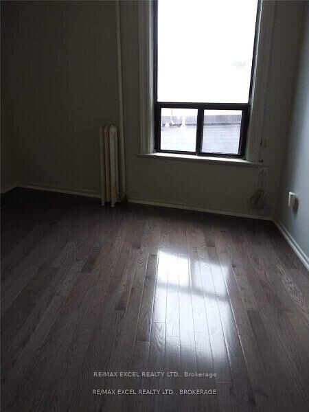 Property Photo:  2863 Dundas Street W 2  ON M6P 1Y9 