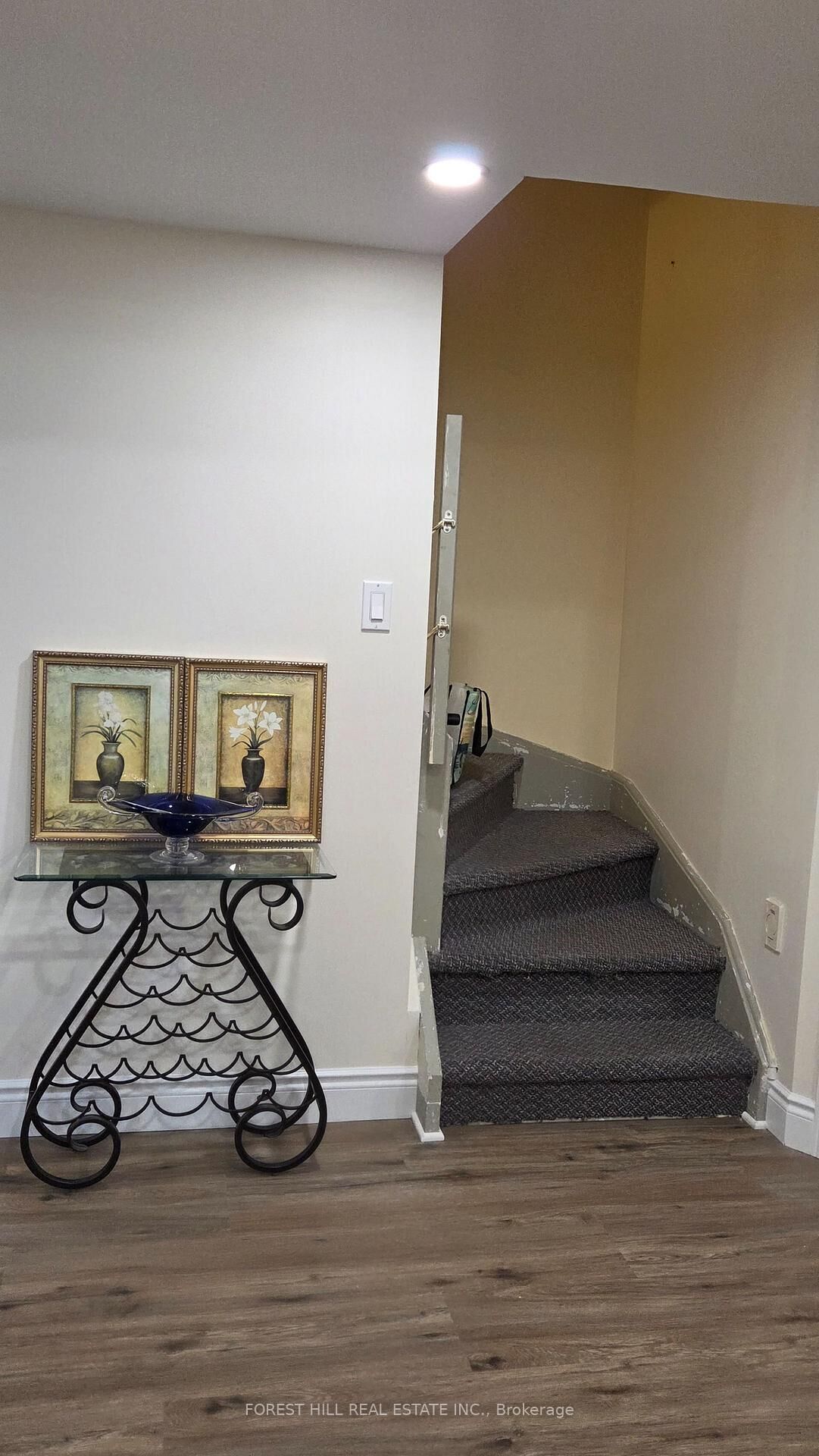 Property Photo: 957 Sonoma Court ON L5V 2P4