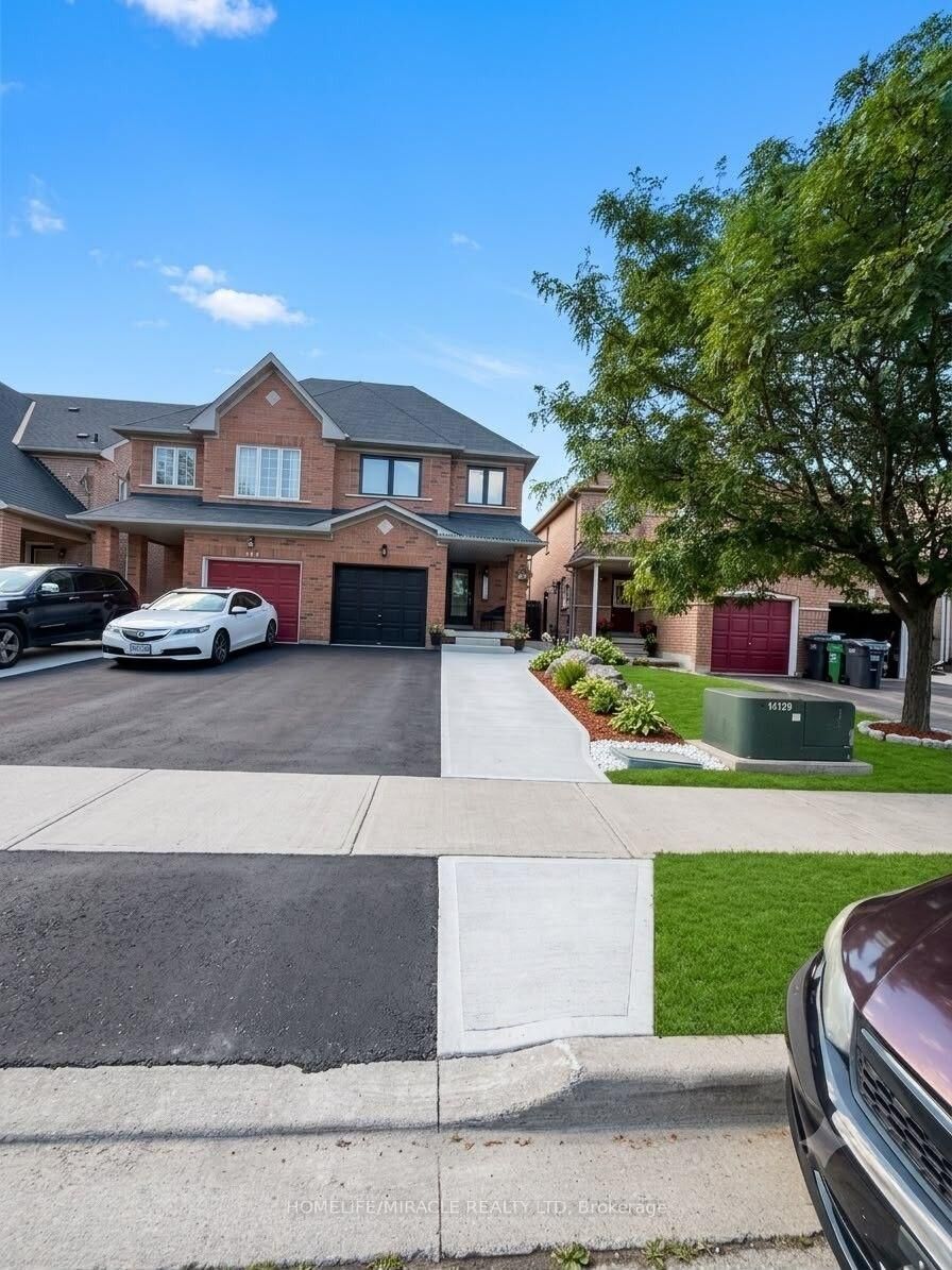 Property Photo: 146 Cadillac Crescent ON L7A 3B4