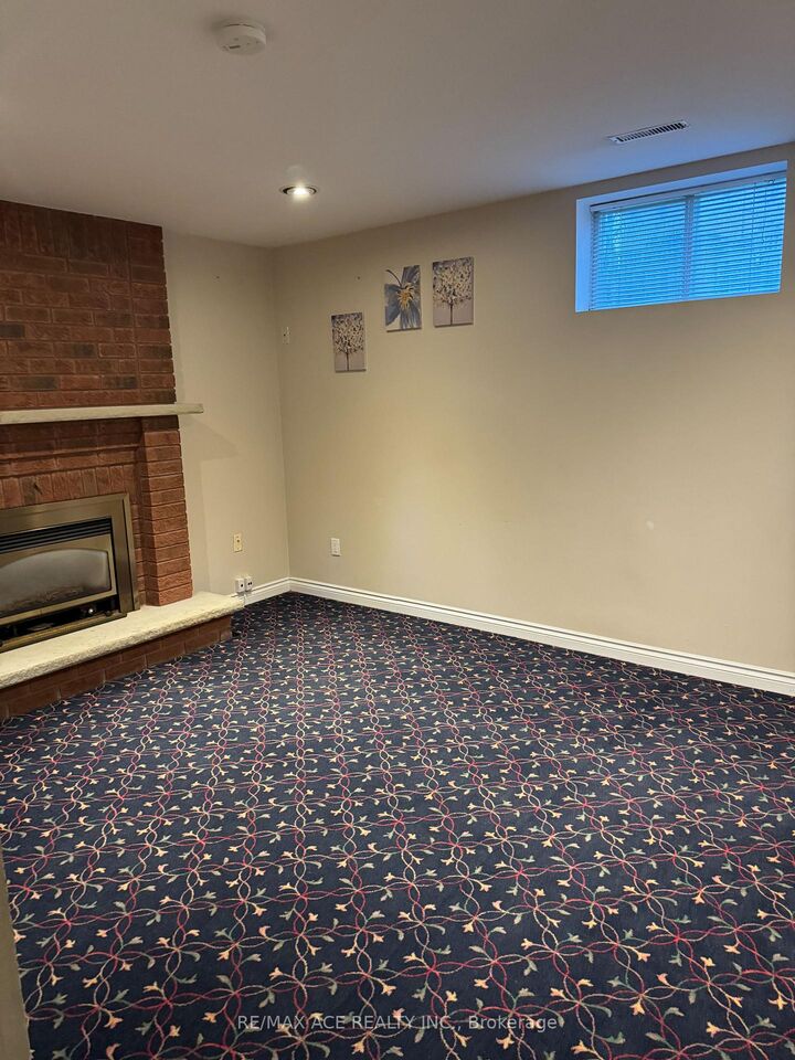 Property Photo:  392 East Avenue Bsmt  ON M1C 2W6 