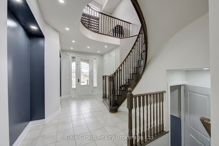 Property Photo: 125 Prince Charles Crescent ON N4T 0N1