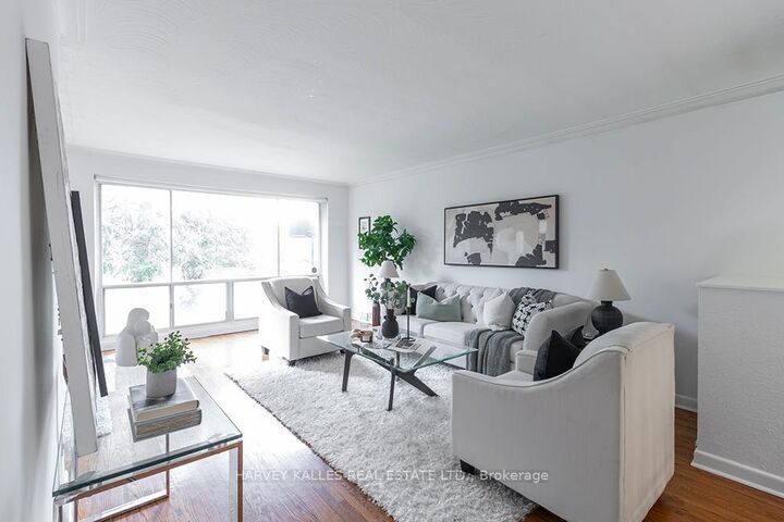Property Photo: 135 Combe Avenue ON M3H 4K2