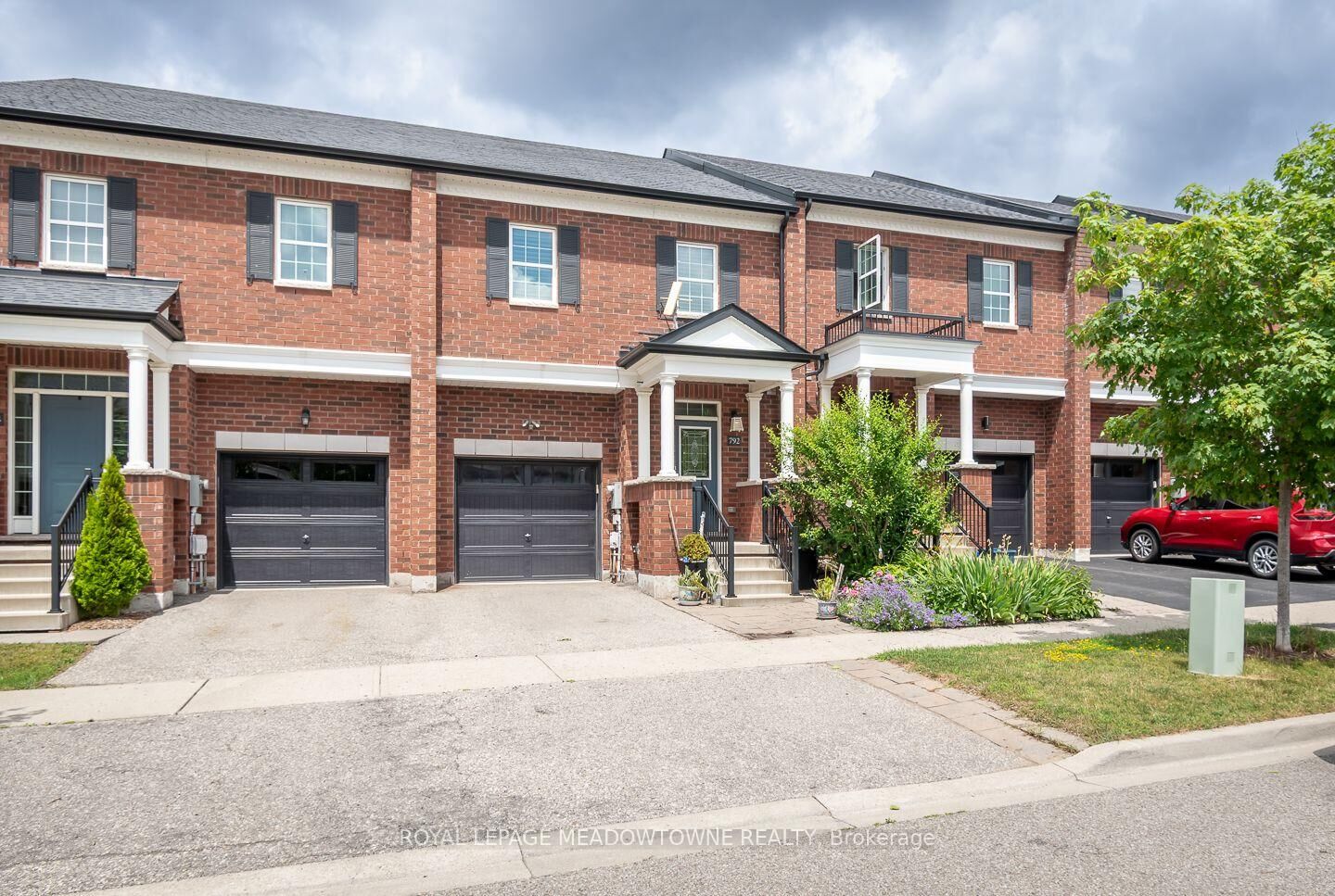 Property Photo:  792 Banks Crescent  ON L9T 9A3 