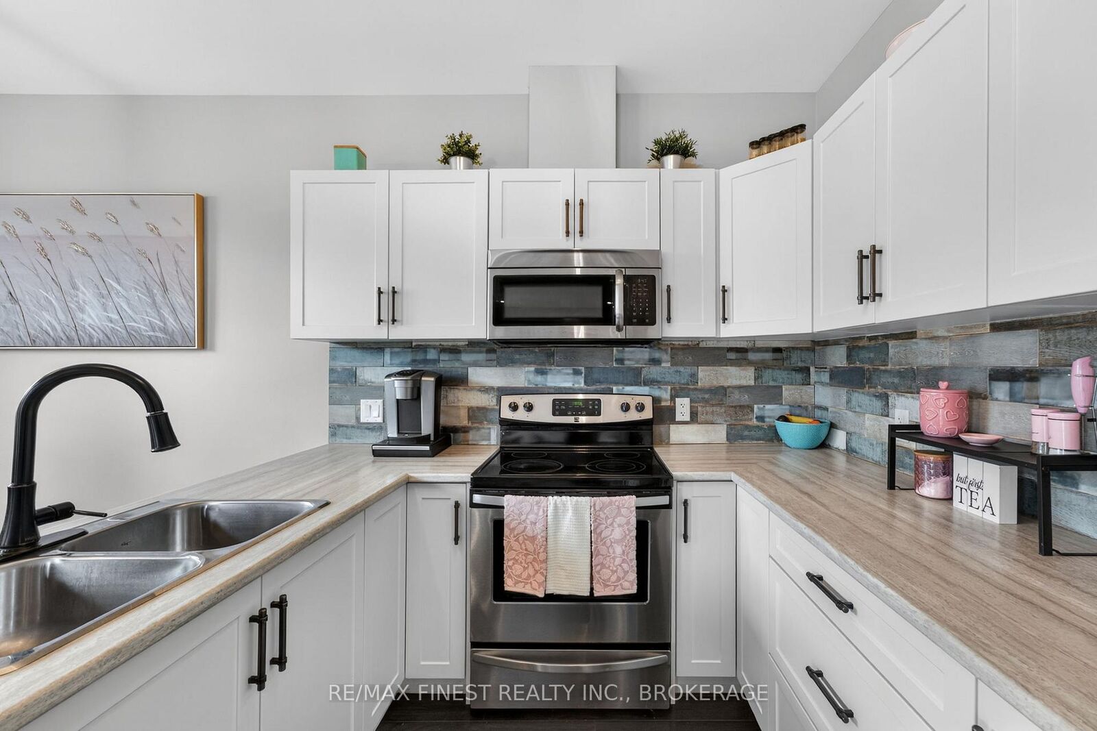 Property Photo:  119 Champagne Crescent  ON K7N 0B5 