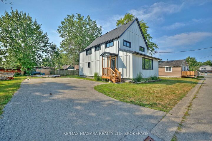 Property Photo: 19 Maccabee Avenue Lower ON L2A 1C7