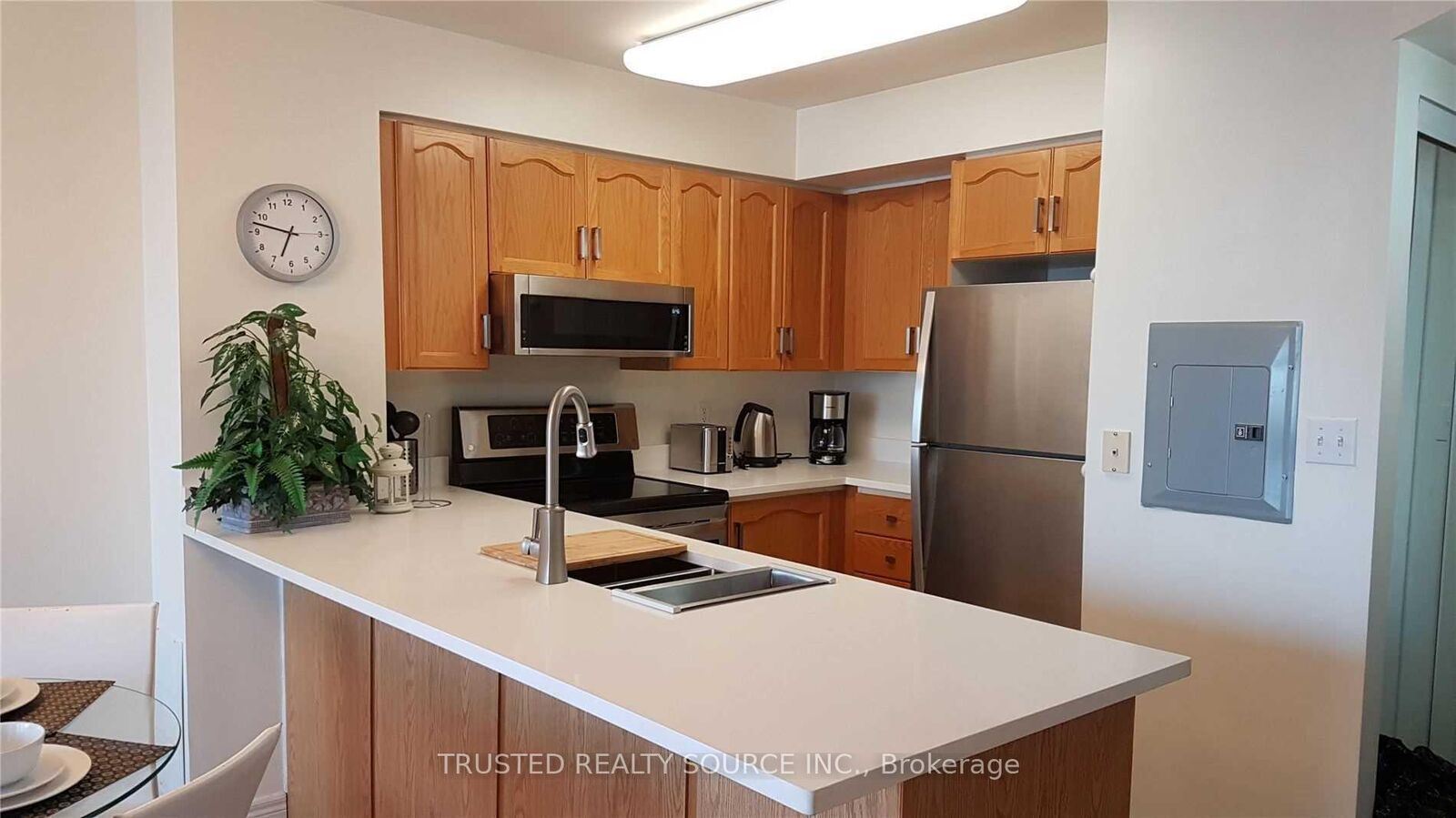 Property Photo:  43 Eglinton Avenue E 1808  ON M4P 1A2 