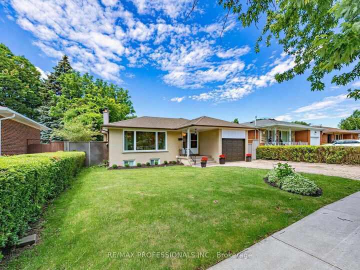 793 Netherton Crescent — photo 1