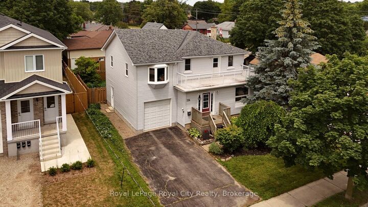 Property Photo:  