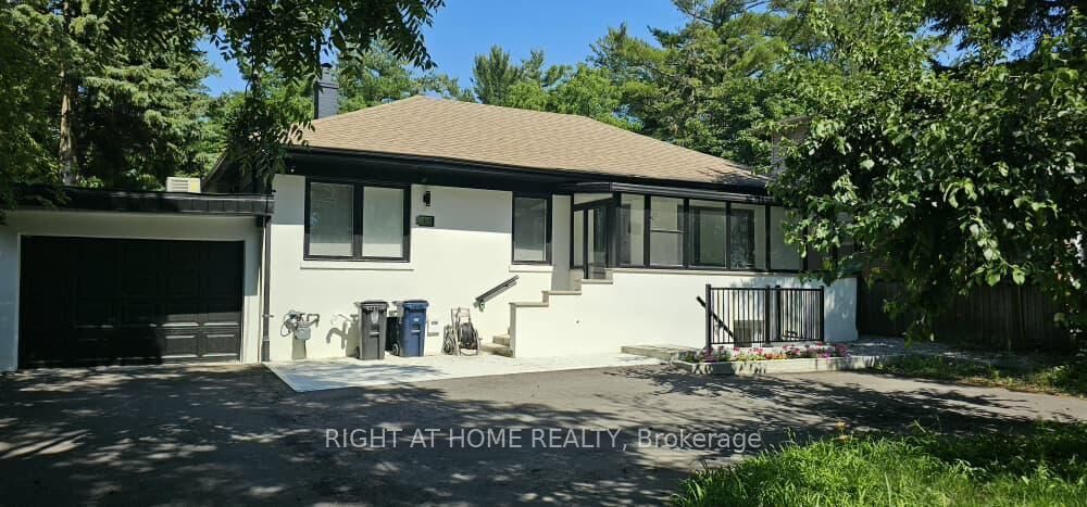 Property Photo:  61 Gladys Road  ON M1C 1C7 
