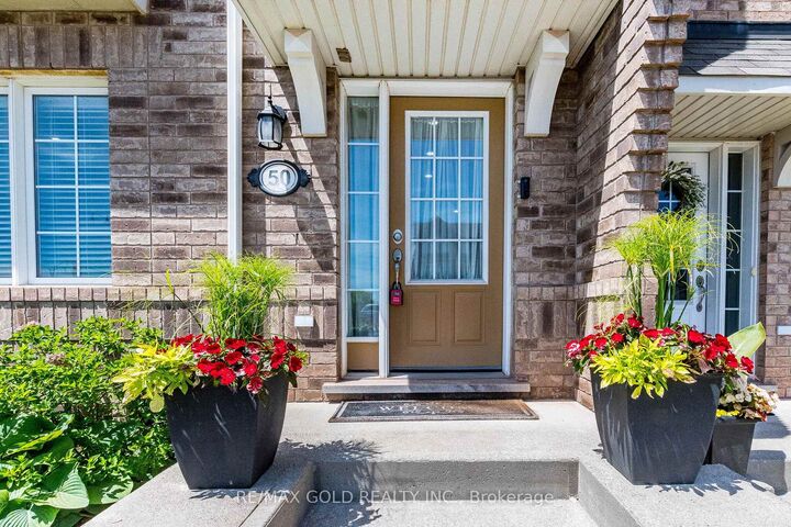 Property Photo: 50 Ganton Heights ON L7A 0T3