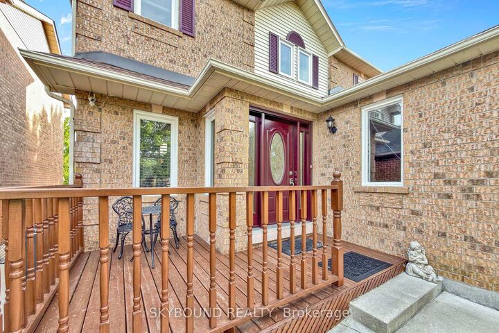 Property Photo:  21 Vivians Crescent  ON L6Y 4V1 