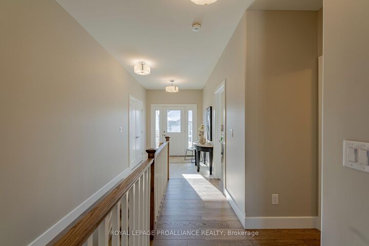 Property Photo:  31 Douglas Marshall Crescent  ON K6V 0E8 