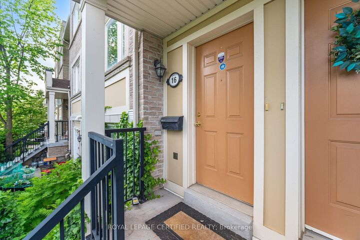 Property Photo:  4861 Half Moon Grove 16  ON L5M 8C7 