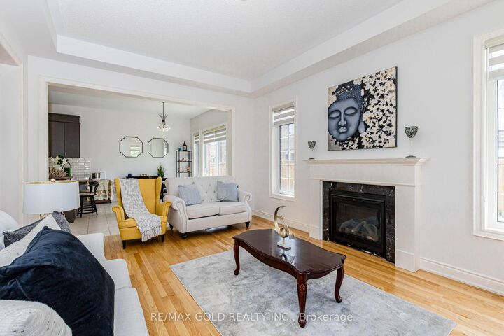 Property Photo:  53 Betty May Crescent  ON L9N 1S2 