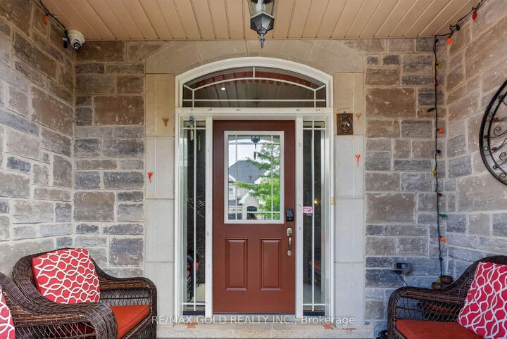 6 Ayrshire Court — photo 1