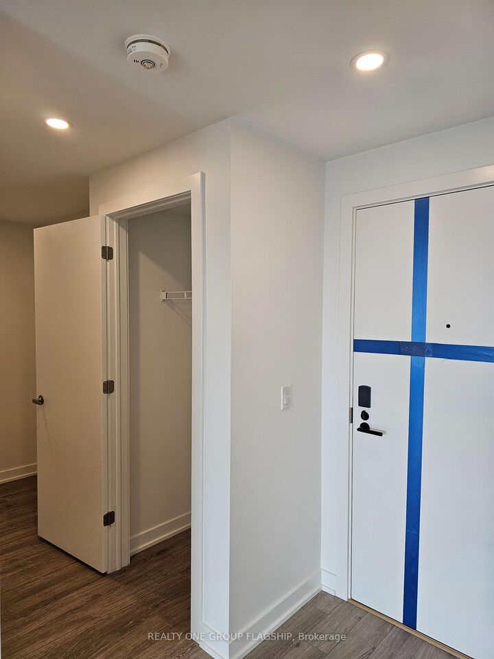 Property Photo:  750 Whitlock Avenue 503  ON L9E 1M4 