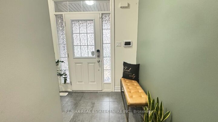 Property Photo:  31 Brushwood Drive  ON L6Y 6G6 