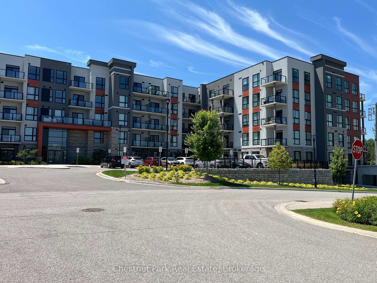 Property Photo:  4 Kimberly Lane 515  ON L9Y 5K8 