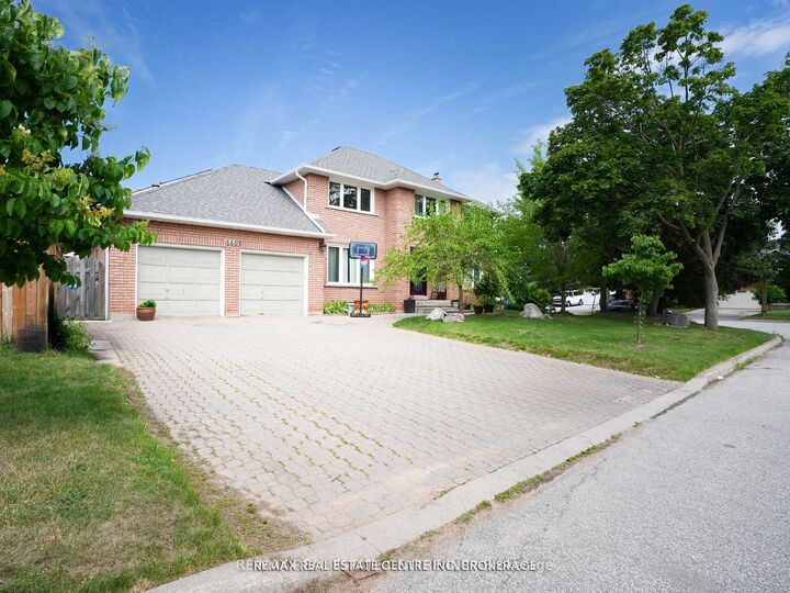Property Photo: 4449 Idlewilde Crescent ON L5M 4E5
