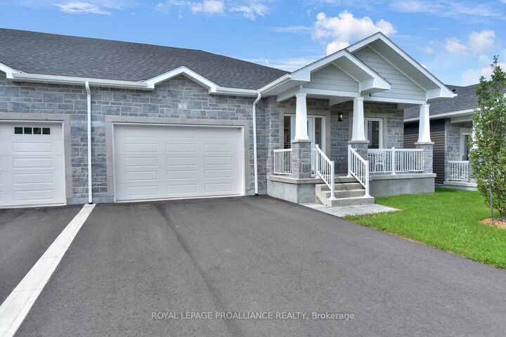 33 Douglas Marshall Crescent — photo 1