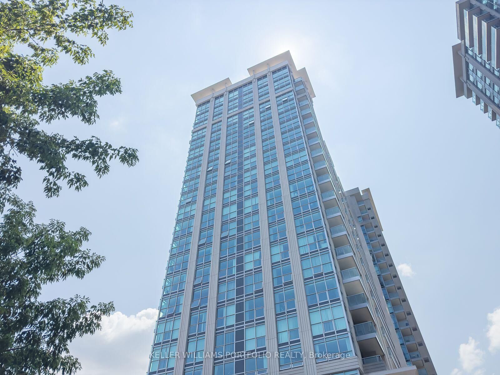 Property Photo:  17 Anndale Drive 1716  ON M2N 2W7 