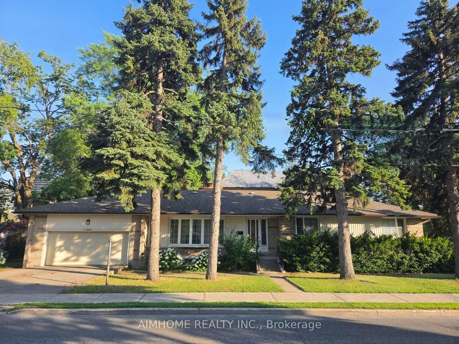 Property Photo: 25 Burbank Drive ON M2K 1M7
