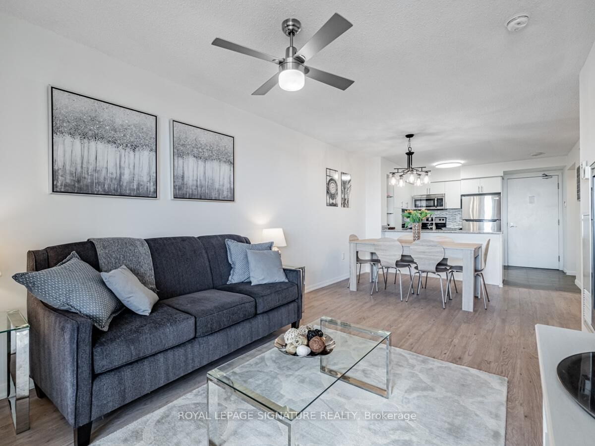 Photo de la propriété:  800 Lawrence Avenue W 513  ON M6A 1C3 