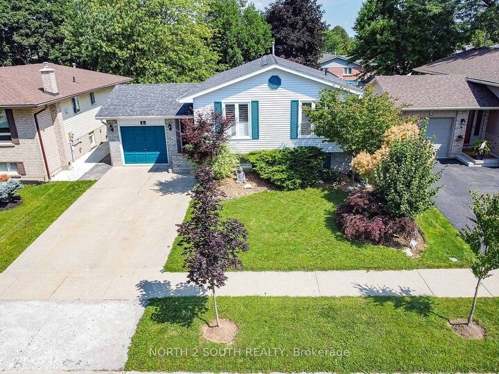 Property Photo:  10 Latzer Crescent  ON N3V 1C9 