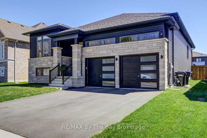 Property Photo: 194 Mapleside Drive ON L9Z 0L4