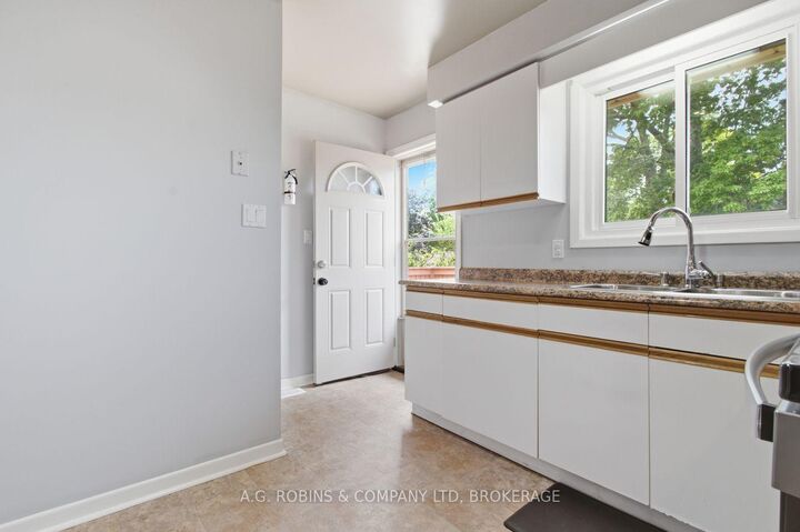 Property Photo: 46 Dundonald Street ON L2P 3V6