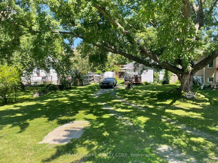 Property Photo:  1014 Barton Avenue  ON L4P 3E9 