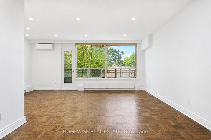 Property Photo:  2500 Bathurst Street 401  ON M6B 2Y8 