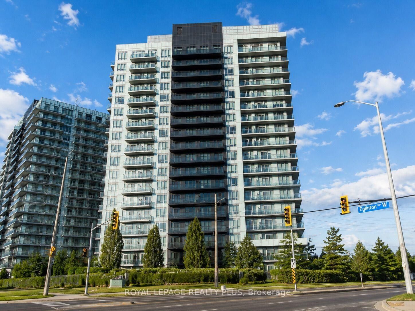 Property Photo:  4633 Glen Erin Drive 1107  ON L5M 0Y6 