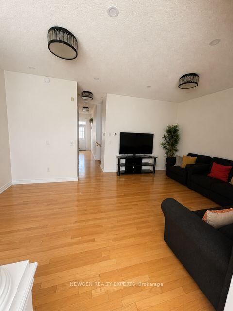 Property Photo: 5 Franktown Drive ON L6P 3N2