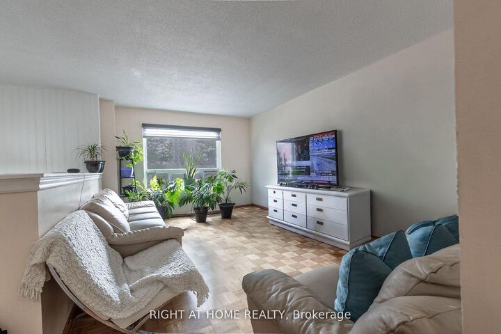 Property Photo: 1221 Dundix Road 56 ON L4Y 3Y9