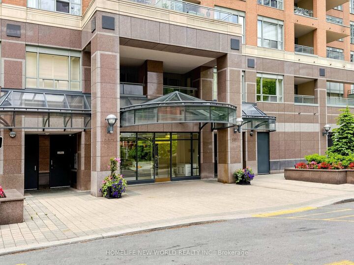 Property Photo: 887 Bay Street #708 ON M5S 3K4