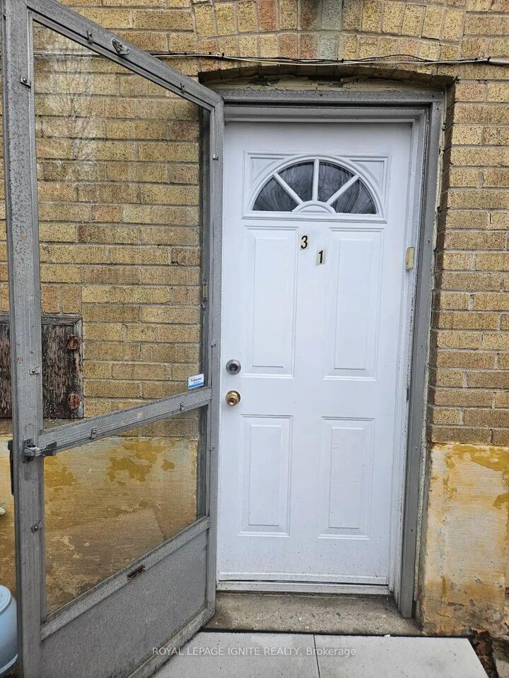 Property Photo:  31 Benfrisco Crescent Bsmnt  ON M1H 1N2 