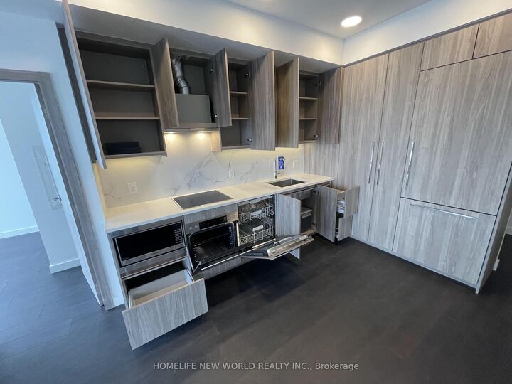 Property Photo: 27 McMahon Drive 3001 ON M2L 0J2