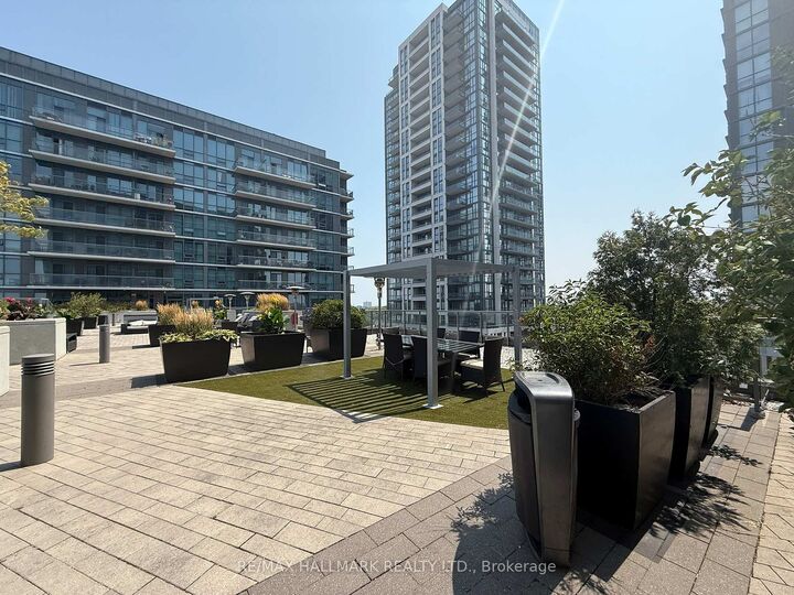 1185 The Queensway Street 1211 — photo 1