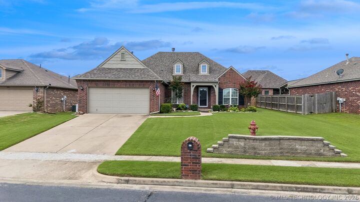 Property Photo:  1013 Midway Road  OK 74019 