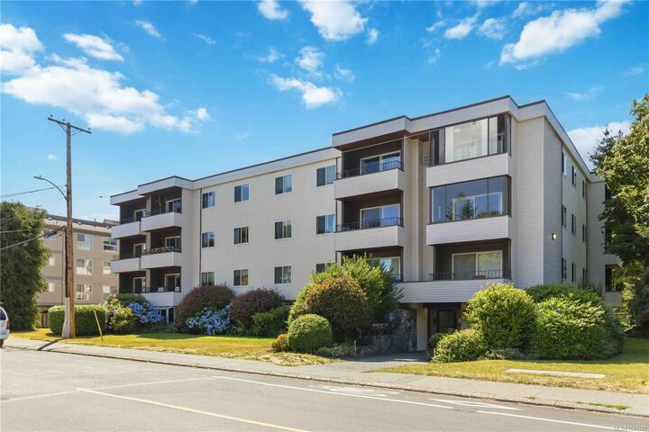 Property Photo: 1571 Mortimer St #401 BC V8P 3A7