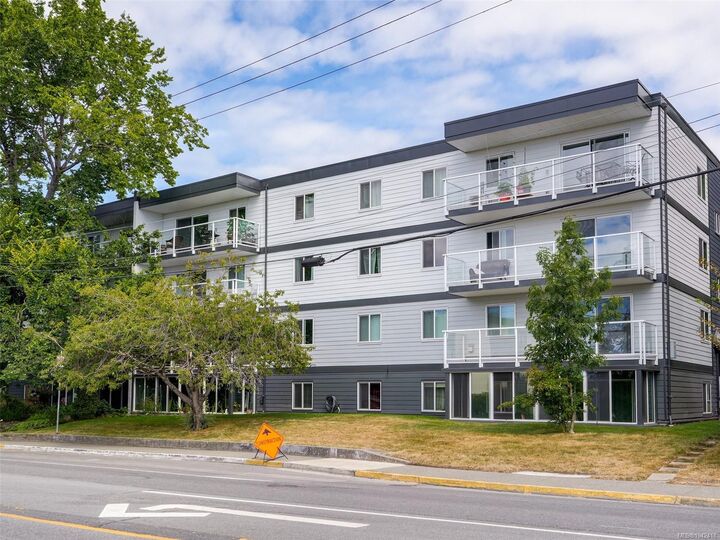 1124 Esquimalt Rd #207 — photo 1