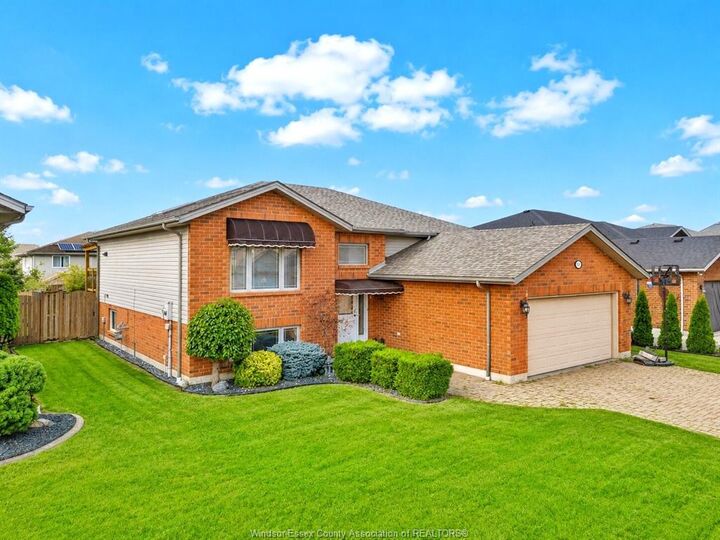 Property Photo: 890 Southwood Drive ON N0R 1A0
