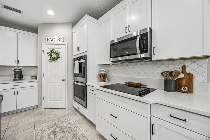 Property Photo: 81736 Mainsheet Court FL 32034