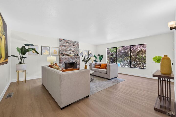 Property Photo: 900 Dorthel Street CA 95472