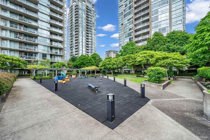 Property Photo:  2978 Glen Drive 2805  BC V3B 0C3 