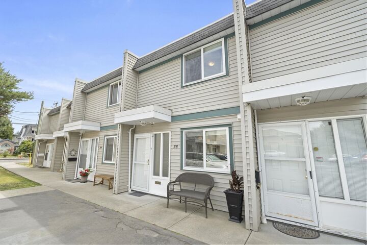 Property Photo: 4955 57 Street 38 BC V4K 3E7
