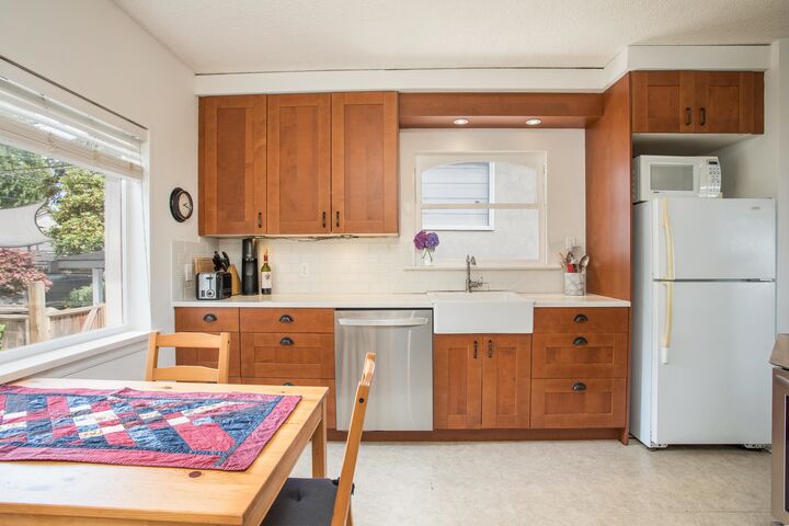 Property Photo:  87 W 41st Avenue  BC V5Y 2R8 