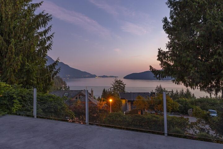 Property Photo: 45 Sweetwater Place BC V0N 2E0